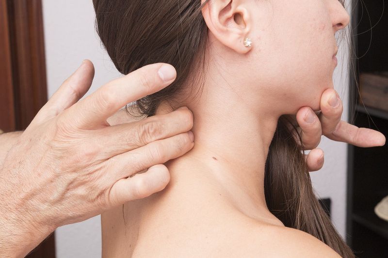 Cervicalgia: rimedi e massaggi idonei